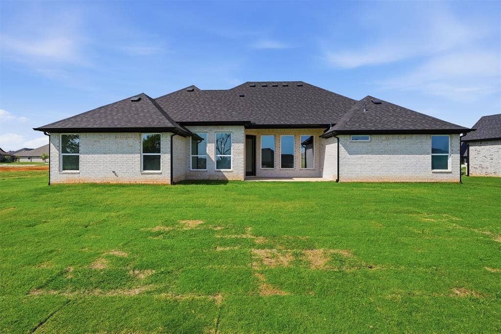 104 Hazlewood Court, Granbury, TX 76049 104 Hazlewood Court, Granbury, TX 76049