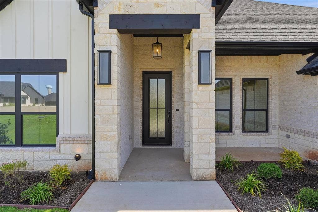 104 Hazlewood Court, Granbury, TX 76049 104 Hazlewood Court, Granbury, TX 76049