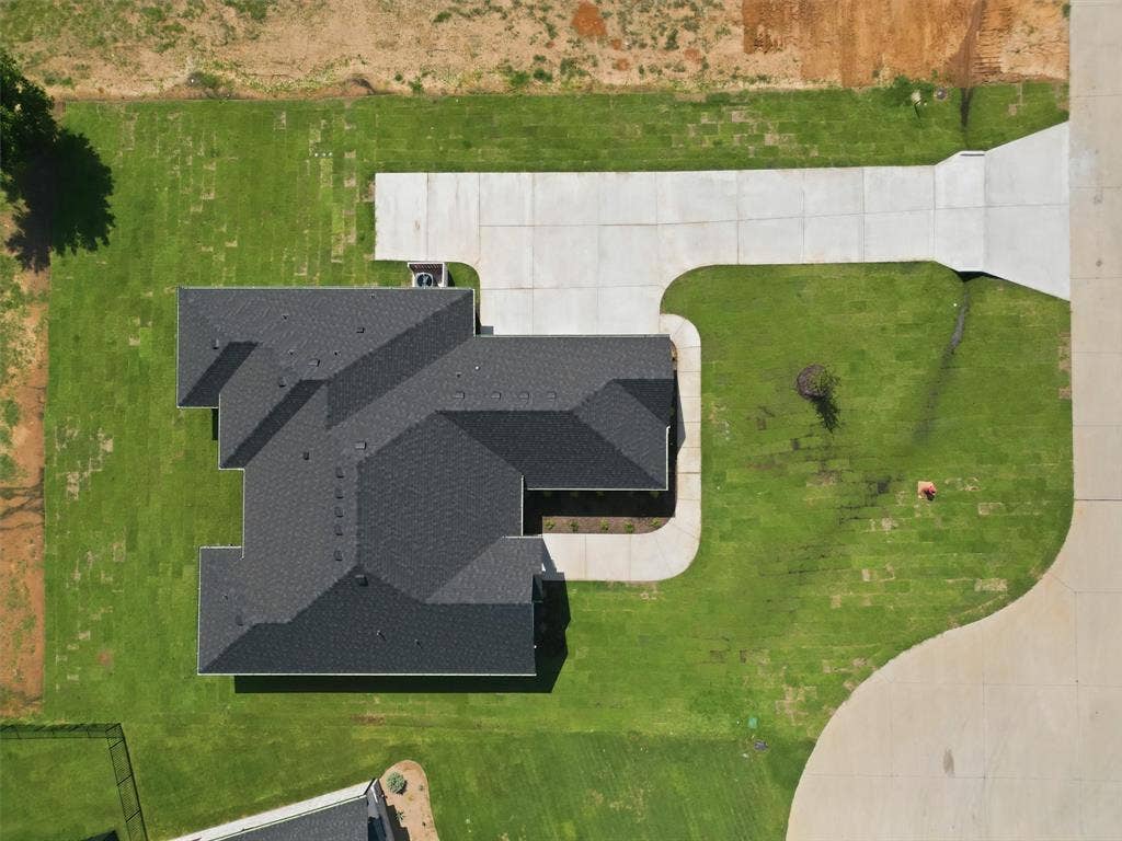 104 Hazlewood Court, Granbury, TX 76049 104 Hazlewood Court, Granbury, TX 76049