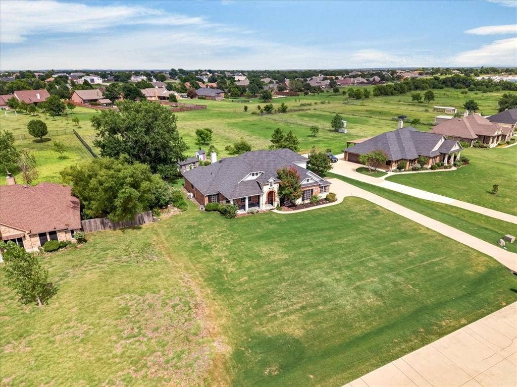 10165 Bantry Lane, Forney, TX 75126 10165 Bantry Lane, Forney, TX 75126