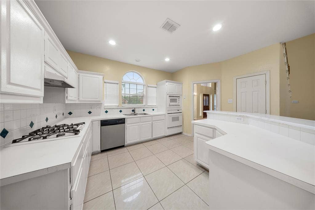 2808 Barksdale Drive, Plano, TX 75025 2808 Barksdale Drive, Plano, TX 75025