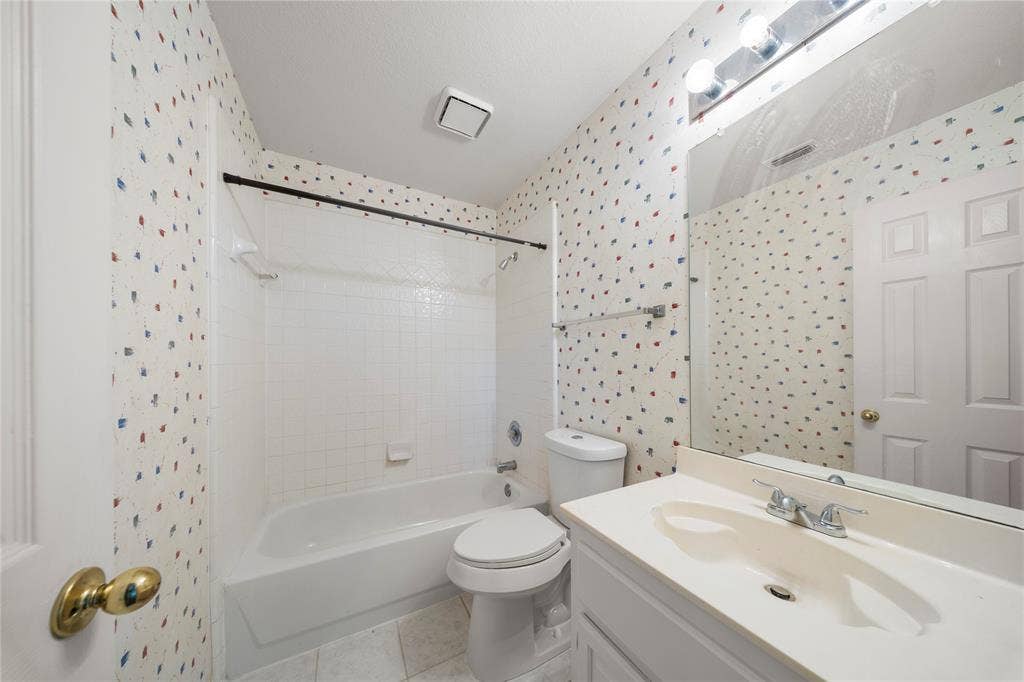 2808 Barksdale Drive, Plano, TX 75025 2808 Barksdale Drive, Plano, TX 75025