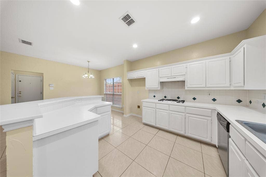 2808 Barksdale Drive, Plano, TX 75025 2808 Barksdale Drive, Plano, TX 75025