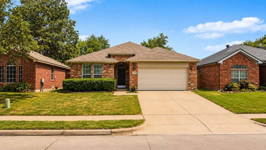 Property photo for 13521 Ponderosa Ranch Road, Fort Worth, TX