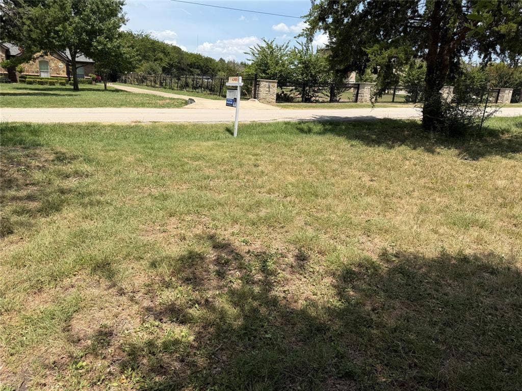 12 Winston Drive, DeSoto, TX 75115 12 Winston Drive, DeSoto, TX 75115