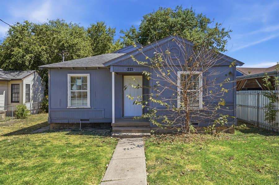 Property photo for 2212 Lea Crest Drive, Dallas, TX