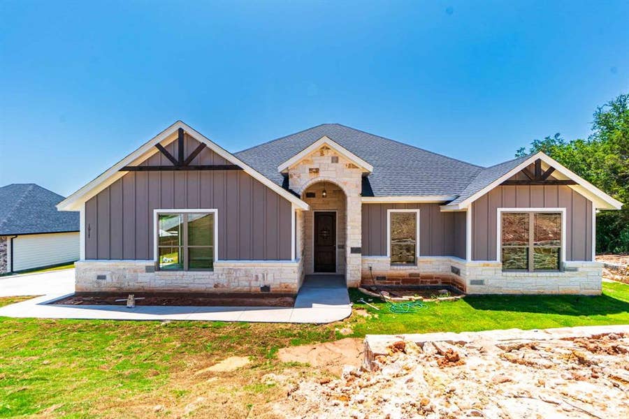 Property photo for 1017 Mojave Trail, Granbury, TX