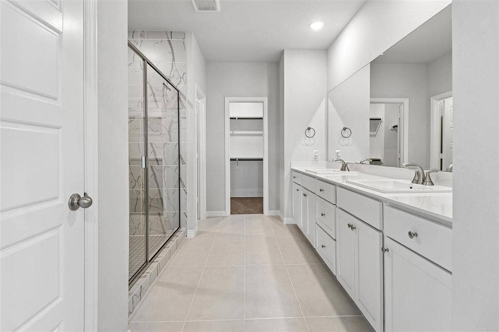 8311 Challenger Lane, Frisco, TX 75034 8311 Challenger Lane, Frisco, TX 75034