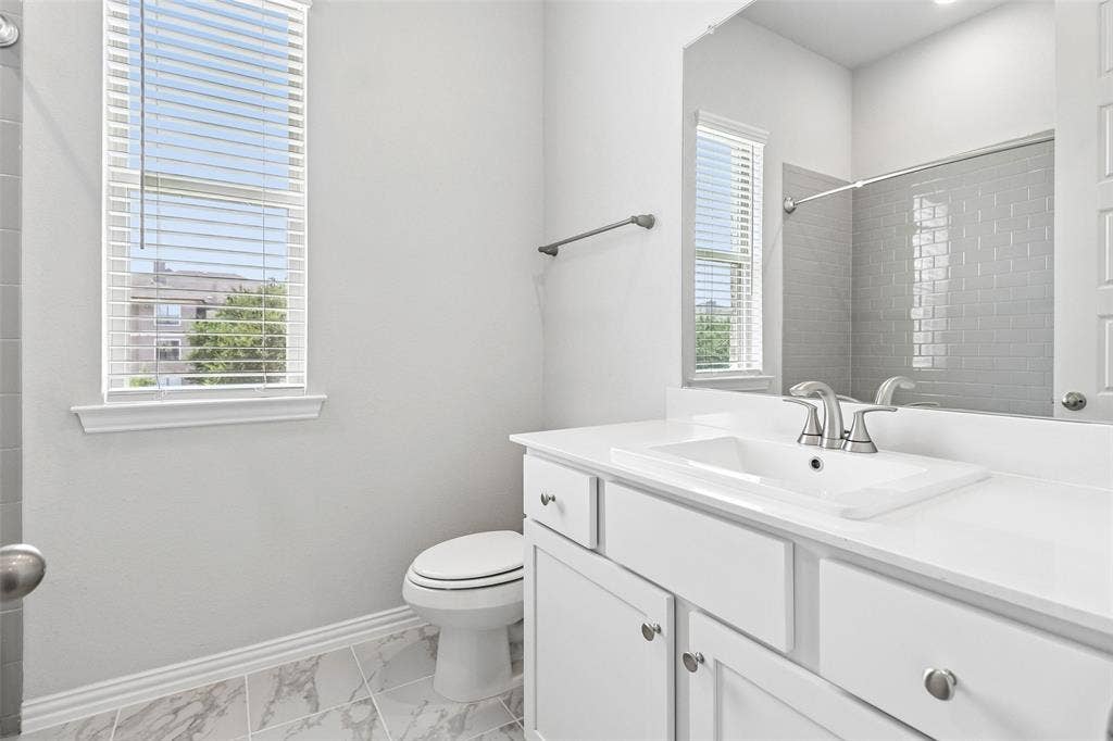 8311 Challenger Lane, Frisco, TX 75034 8311 Challenger Lane, Frisco, TX 75034
