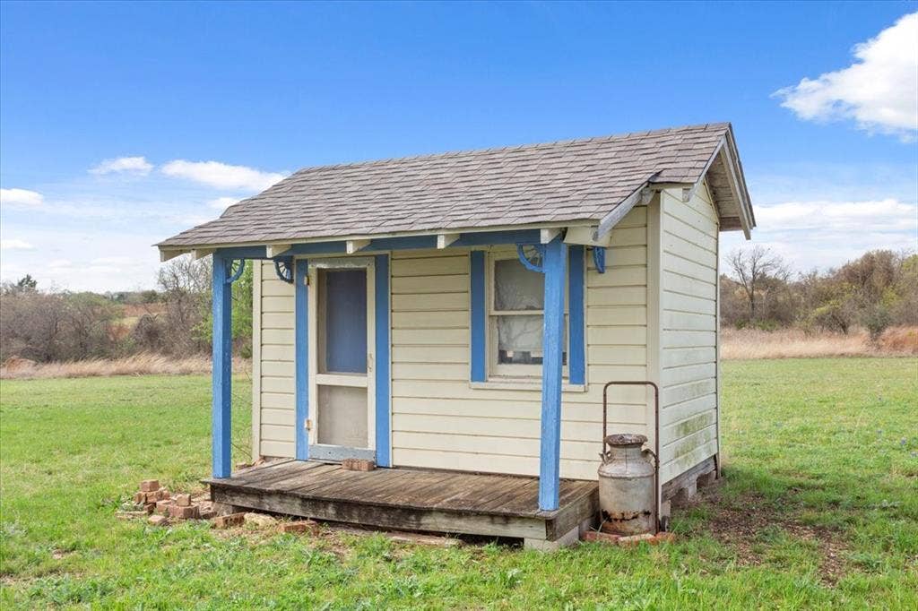 146 Indian Paint Brush Road, Eddy, TX 76524 Image quality insufficient for description