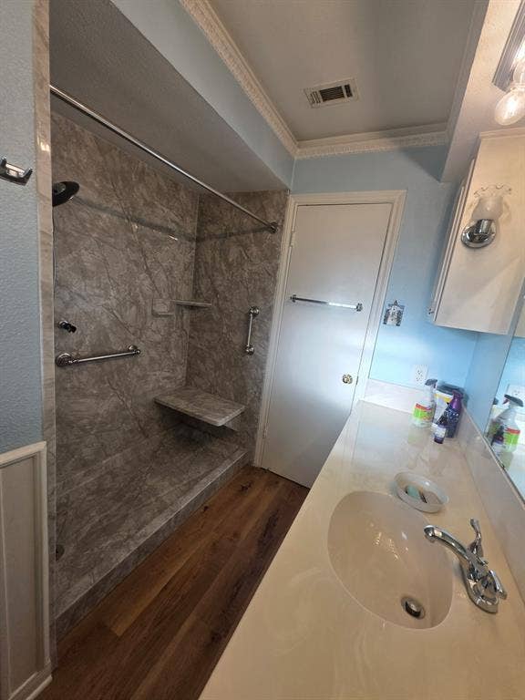 guest bath and walk in shower