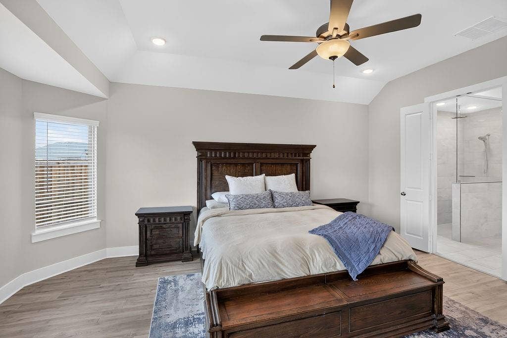 2405 Hitchford Street, Midlothian, TX 76065