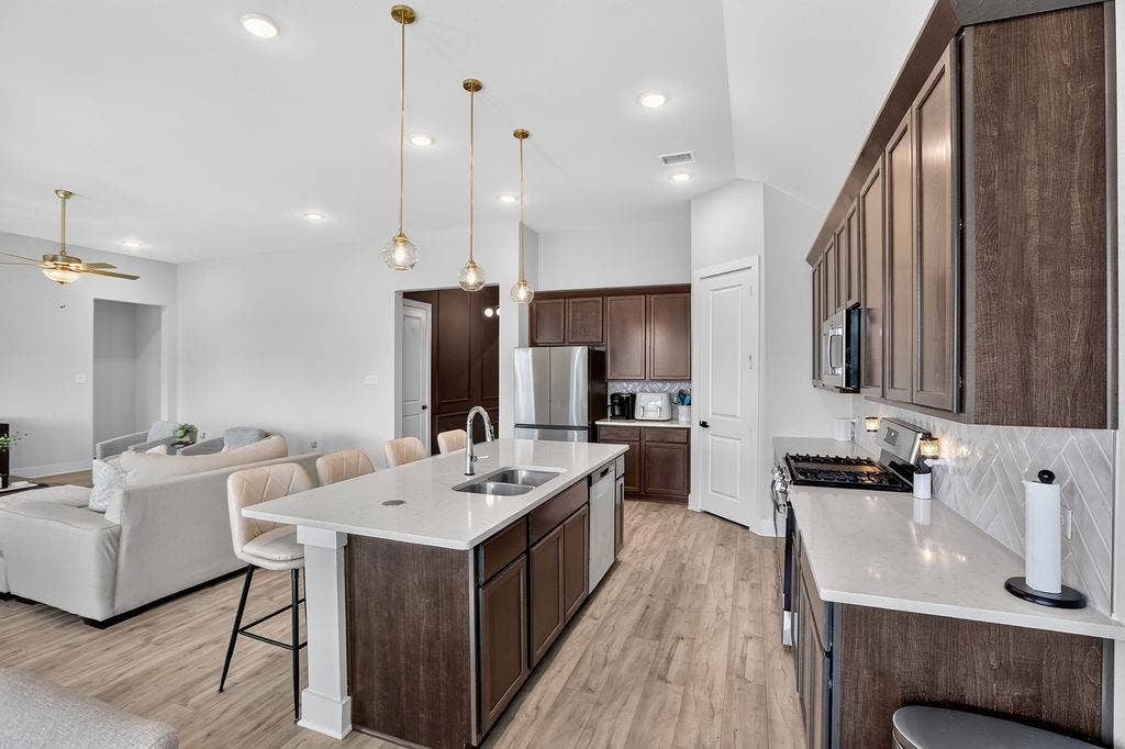 2405 Hitchford Street, Midlothian, TX 76065