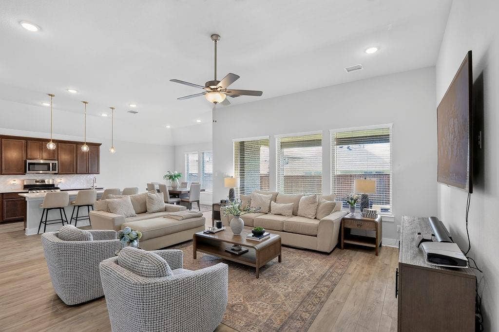 2405 Hitchford Street, Midlothian, TX 76065