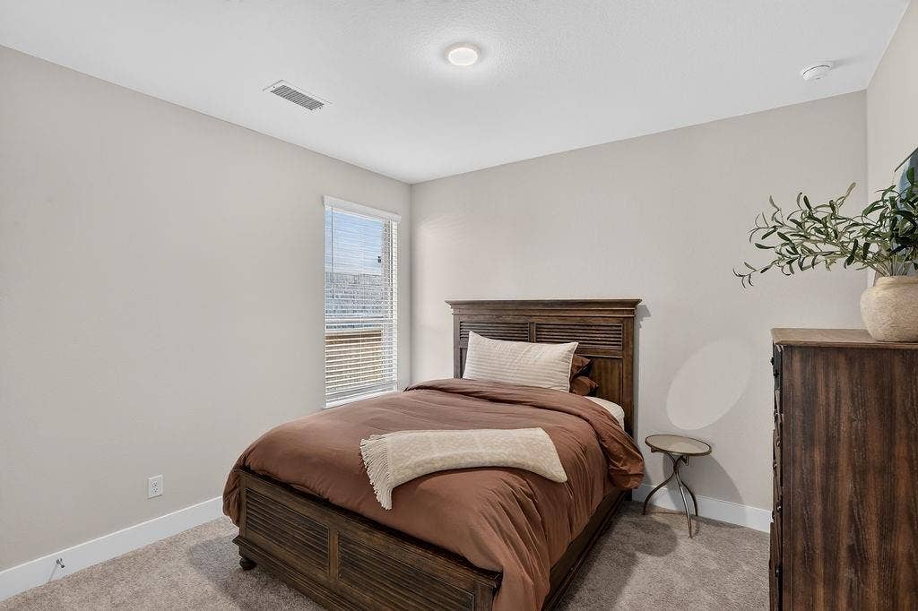 2405 Hitchford Street, Midlothian, TX 76065