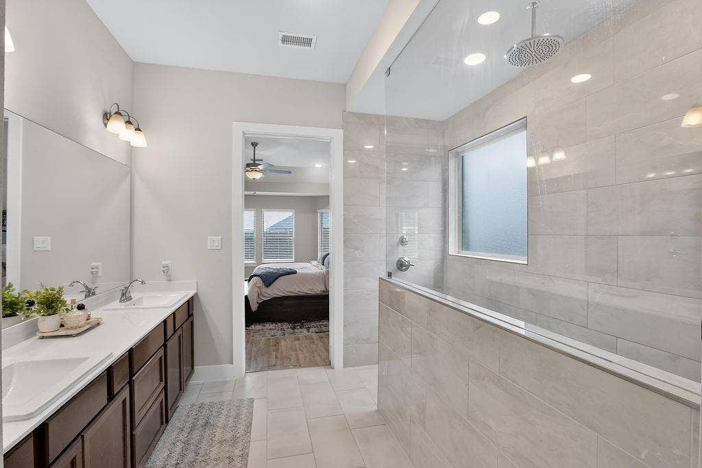 2405 Hitchford Street, Midlothian, TX 76065