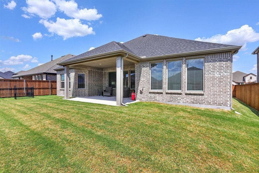 2405 Hitchford Street, Midlothian, TX 76065
