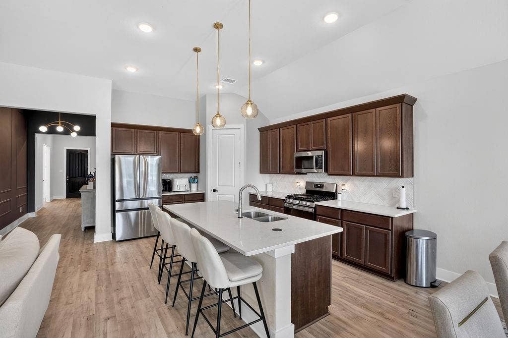 2405 Hitchford Street, Midlothian, TX 76065