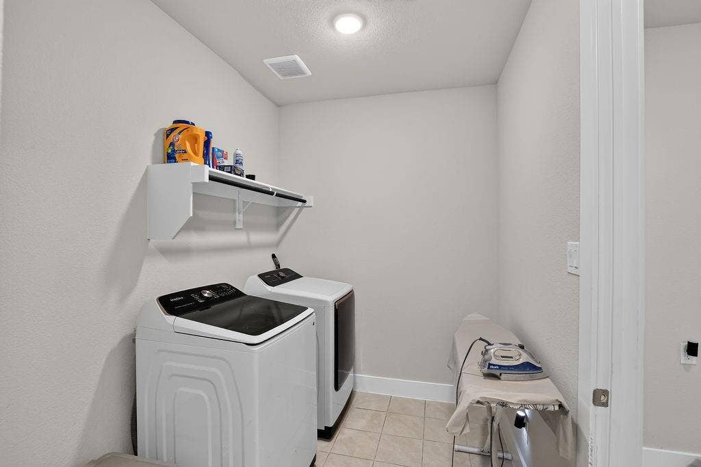 2405 Hitchford Street, Midlothian, TX 76065