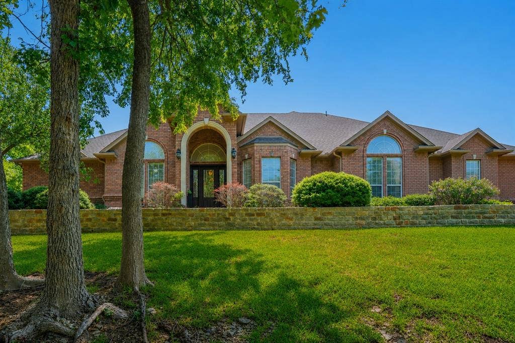 6420 Shady Oaks Lane, Midlothian, TX 76065 Gorgeous 4 bedroom home on 1.78 acres with mature trees.