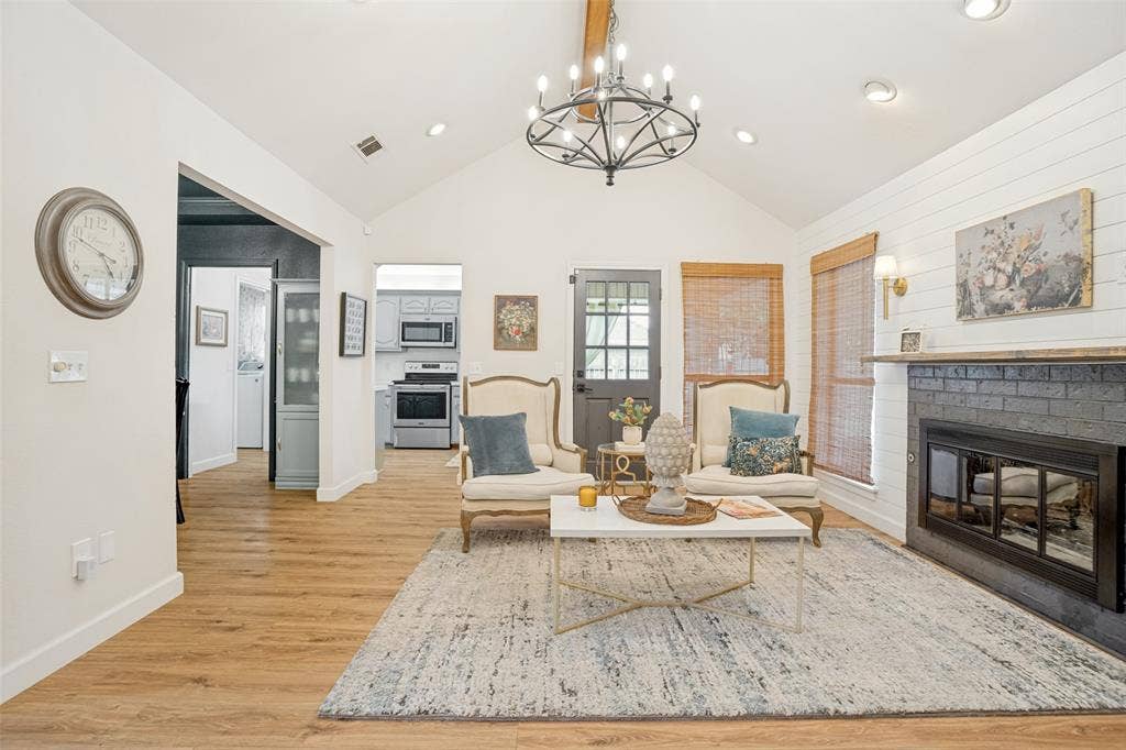8201 Christie Drive, Frisco, TX 75033 8201 Christie Drive, Frisco, TX 75033