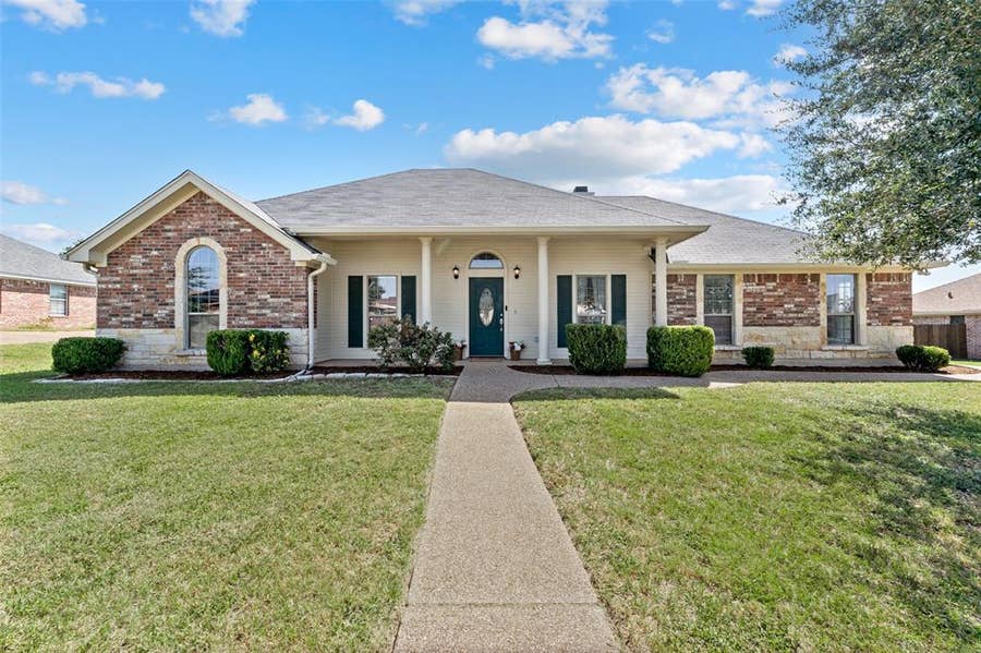 Property photo for 493 Rio Bonito Drive, Robinson, TX
