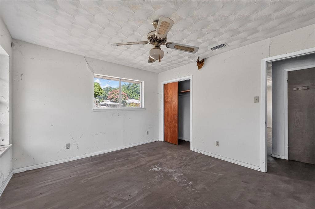 926 SE 5th Street, Grand Prairie, TX 75051 926 SE 5th Street, Grand Prairie, TX 75051