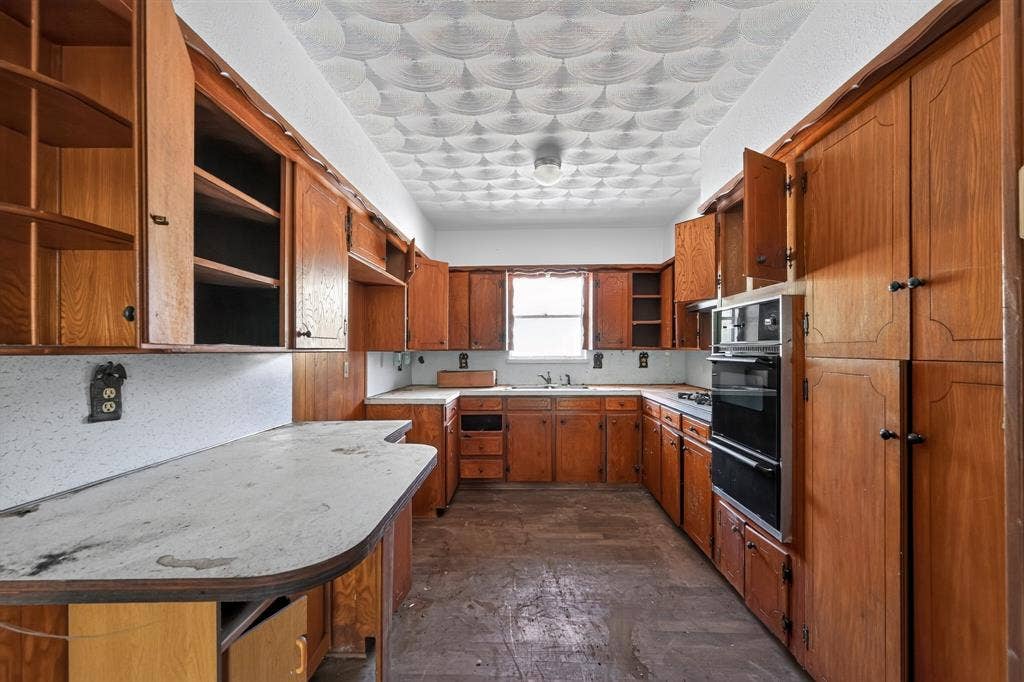 926 SE 5th Street, Grand Prairie, TX 75051 926 SE 5th Street, Grand Prairie, TX 75051