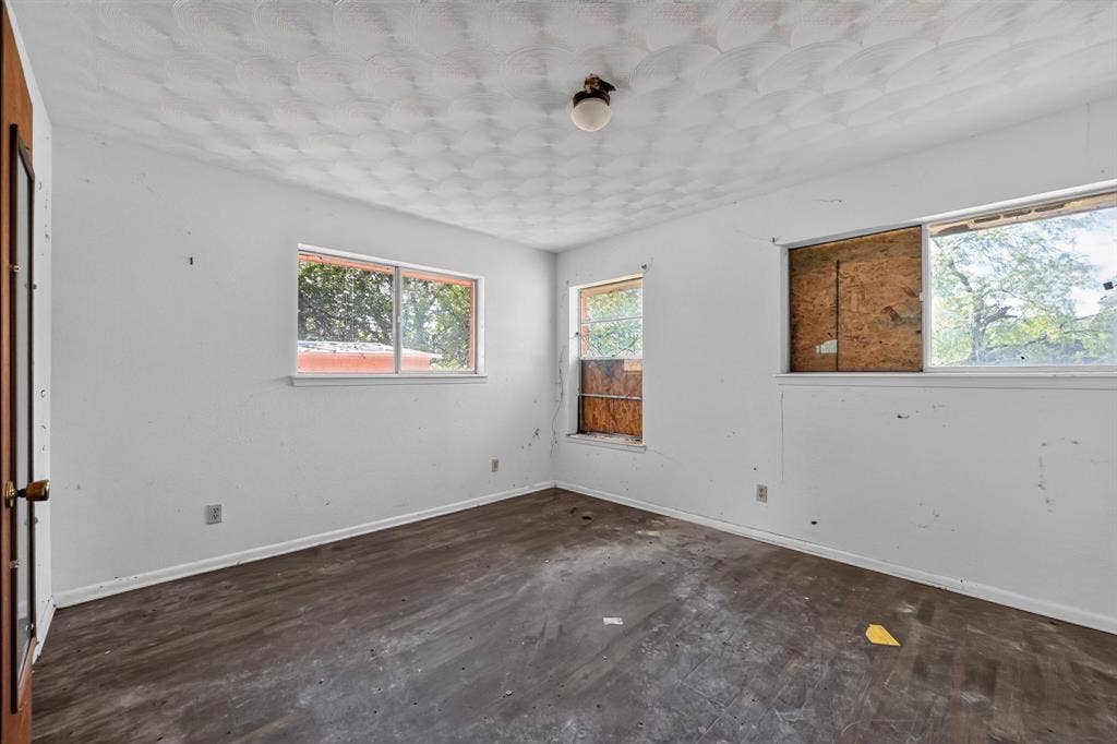 926 SE 5th Street, Grand Prairie, TX 75051 926 SE 5th Street, Grand Prairie, TX 75051