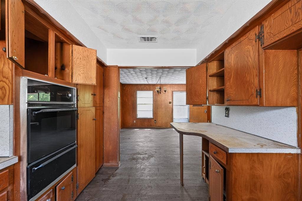 926 SE 5th Street, Grand Prairie, TX 75051 926 SE 5th Street, Grand Prairie, TX 75051