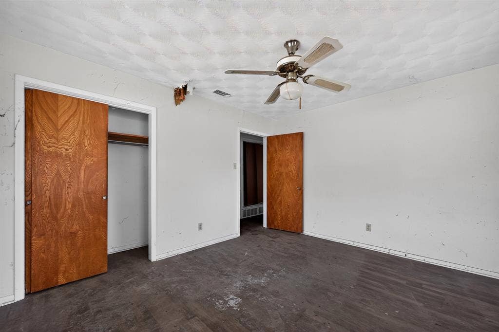 926 SE 5th Street, Grand Prairie, TX 75051 926 SE 5th Street, Grand Prairie, TX 75051