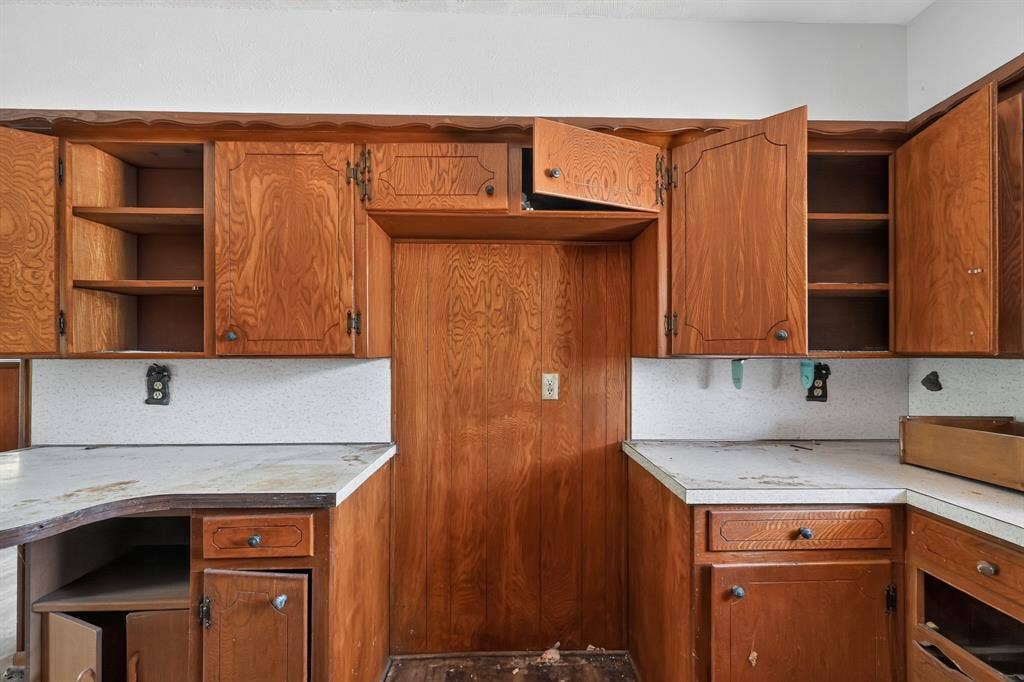 926 SE 5th Street, Grand Prairie, TX 75051 926 SE 5th Street, Grand Prairie, TX 75051