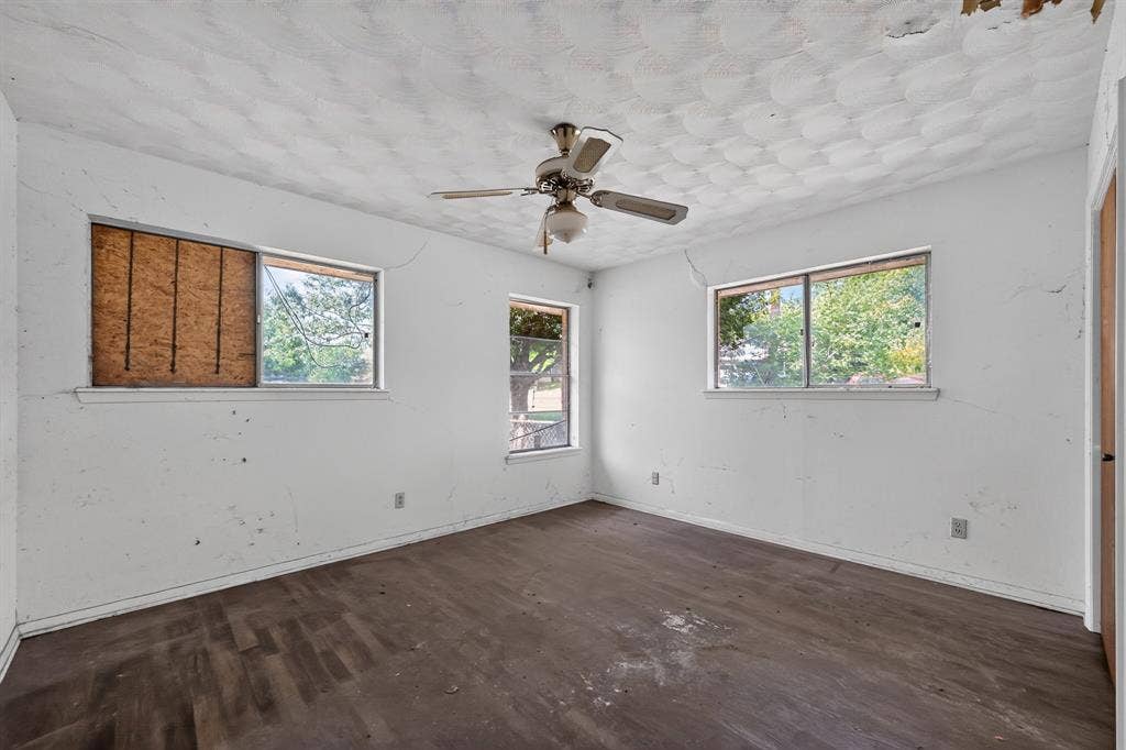 926 SE 5th Street, Grand Prairie, TX 75051 926 SE 5th Street, Grand Prairie, TX 75051