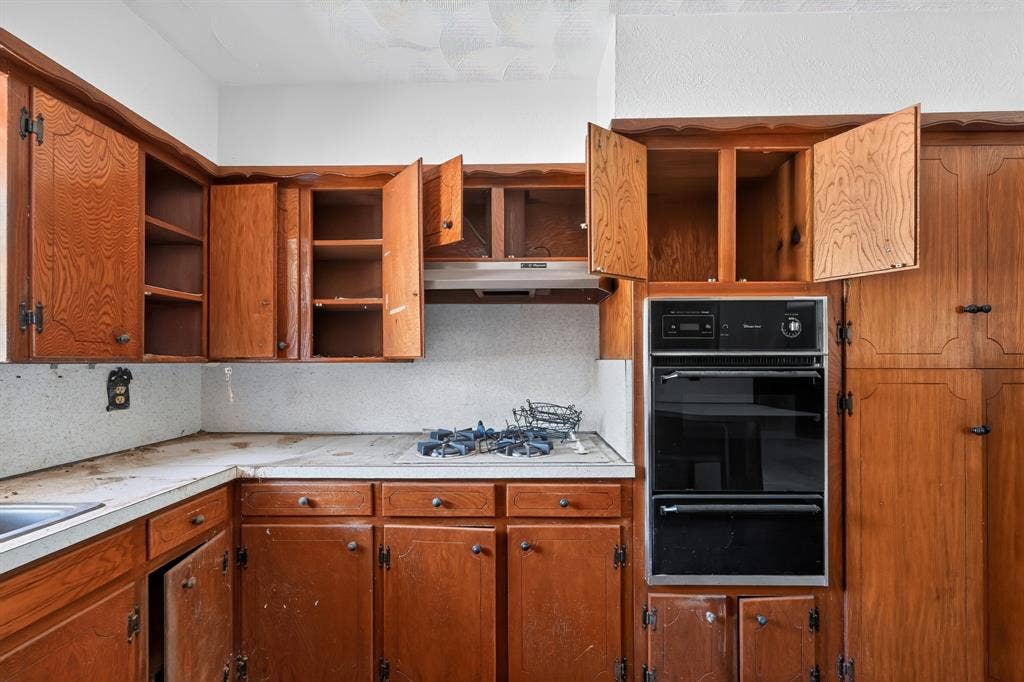 926 SE 5th Street, Grand Prairie, TX 75051 926 SE 5th Street, Grand Prairie, TX 75051