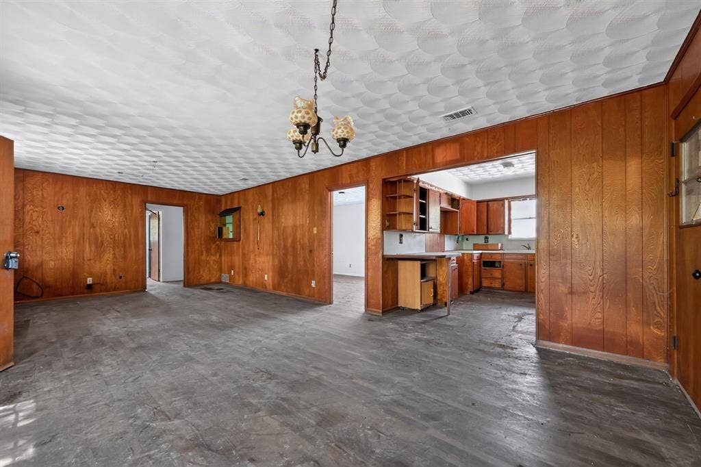 926 SE 5th Street, Grand Prairie, TX 75051 926 SE 5th Street, Grand Prairie, TX 75051