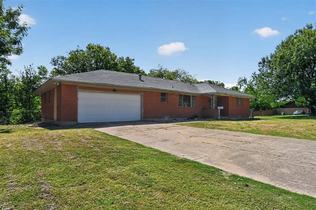 926 SE 5th Street, Grand Prairie, TX 75051 926 SE 5th Street, Grand Prairie, TX 75051
