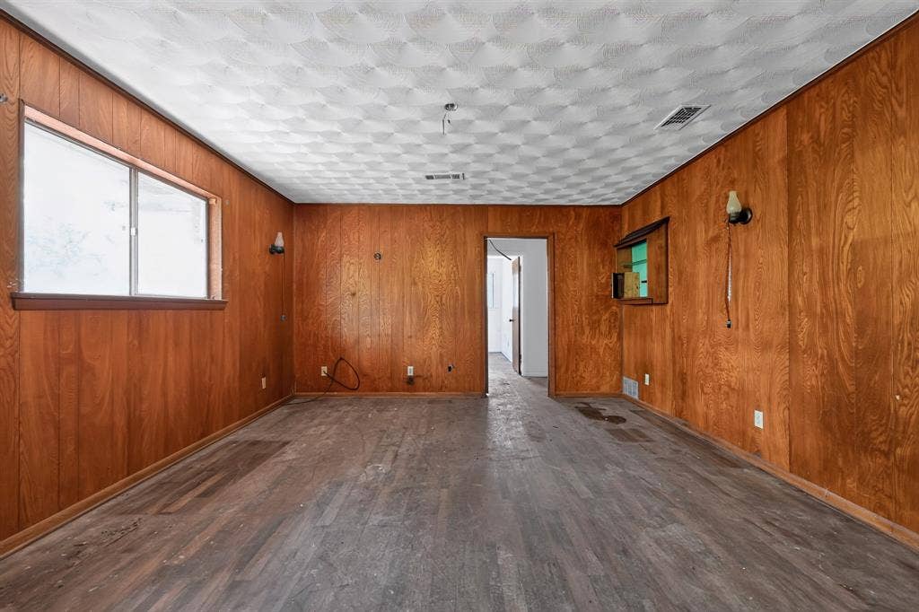 926 SE 5th Street, Grand Prairie, TX 75051 926 SE 5th Street, Grand Prairie, TX 75051