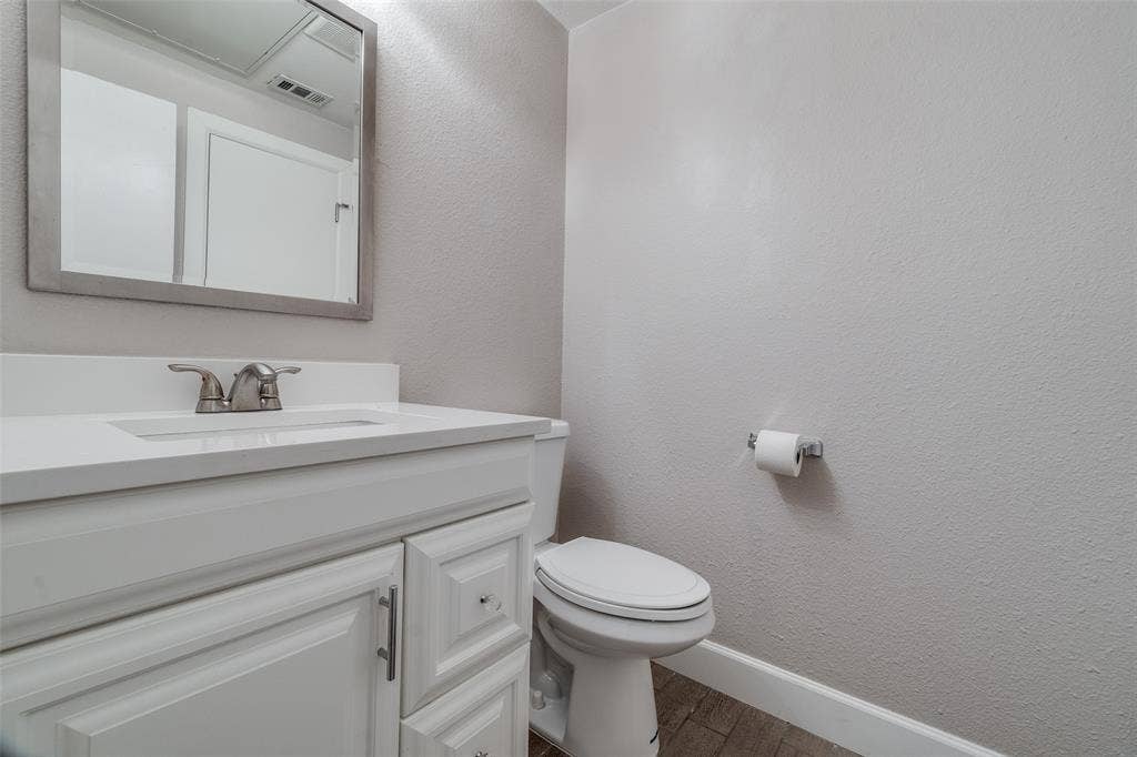 4040 Avondale Avenue, #402, Dallas, TX 75219 4040 Avondale Avenue, #402, Dallas, TX 75219