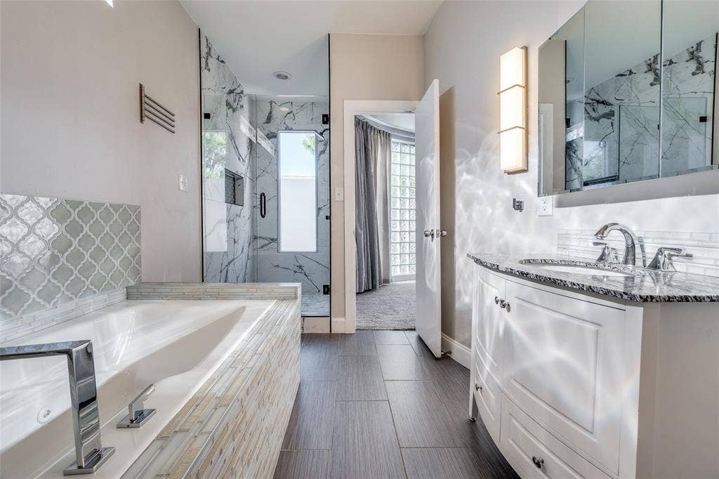 4040 Avondale Avenue, #402, Dallas, TX 75219 4040 Avondale Avenue, #402, Dallas, TX 75219