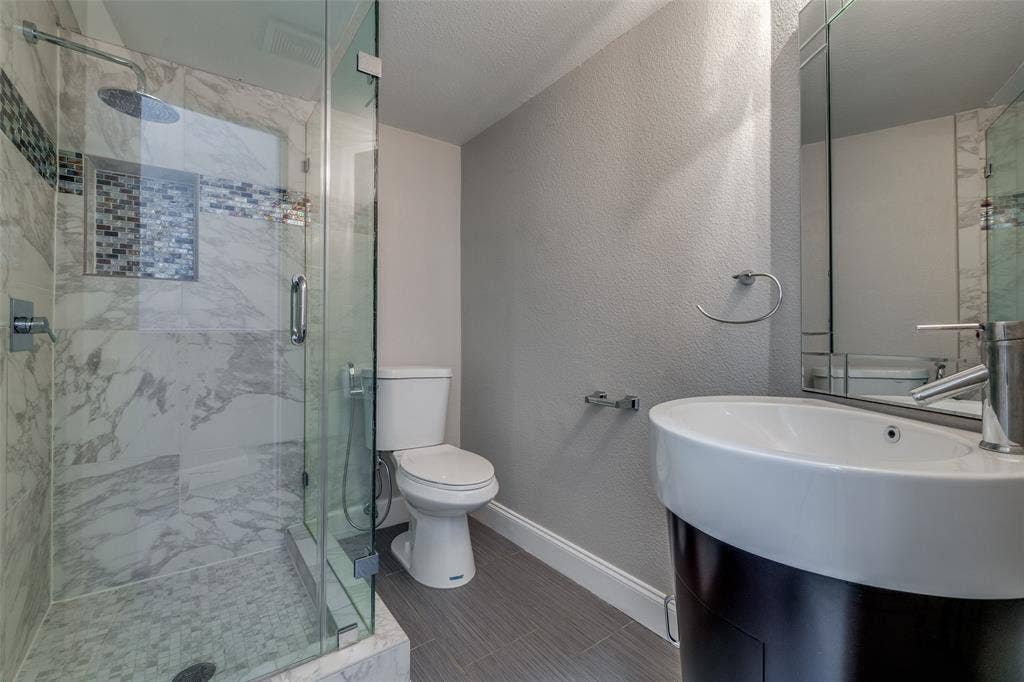 4040 Avondale Avenue, #402, Dallas, TX 75219 4040 Avondale Avenue, #402, Dallas, TX 75219