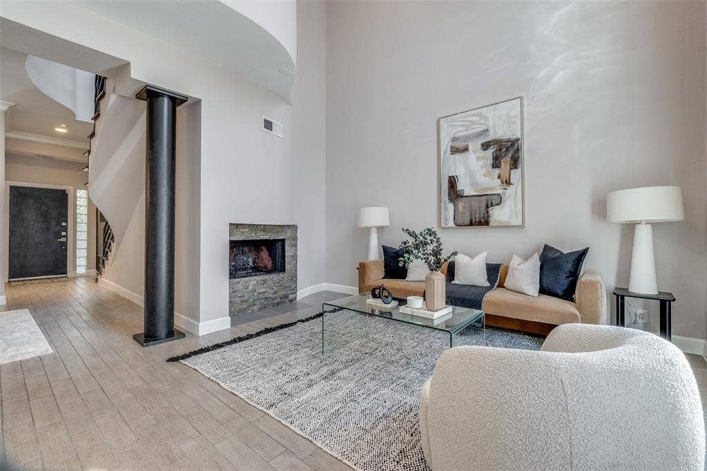 4040 Avondale Avenue, #402, Dallas, TX 75219 4040 Avondale Avenue, #402, Dallas, TX 75219