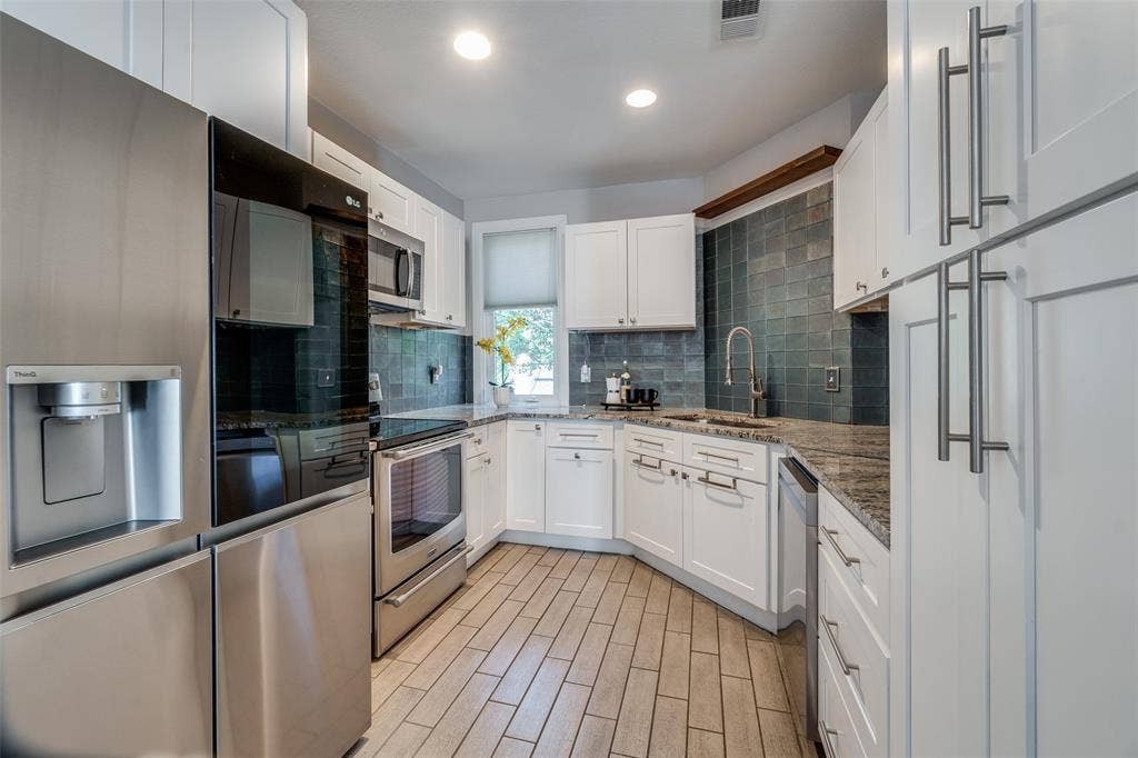 4040 Avondale Avenue, #402, Dallas, TX 75219 4040 Avondale Avenue, #402, Dallas, TX 75219