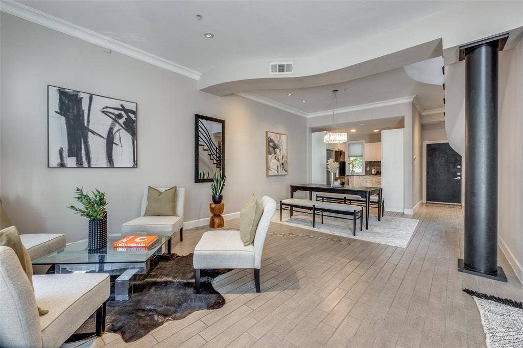 4040 Avondale Avenue, #402, Dallas, TX 75219 4040 Avondale Avenue, #402, Dallas, TX 75219