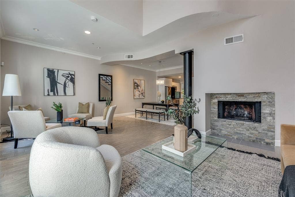 4040 Avondale Avenue, #402, Dallas, TX 75219 4040 Avondale Avenue, #402, Dallas, TX 75219