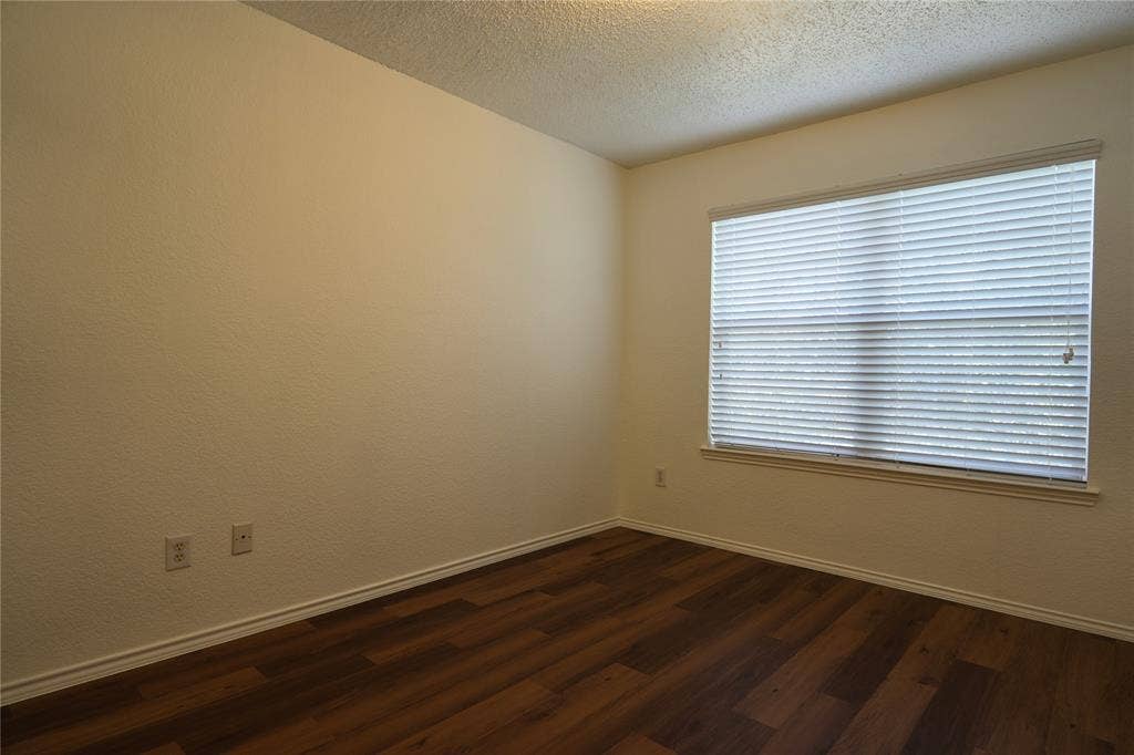 2032 Fox Glen Drive, Allen, TX 75013 2032 Fox Glen Drive, Allen, TX 75013