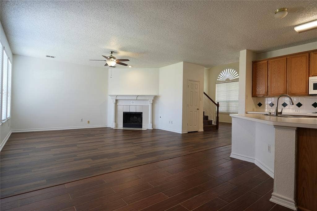 2032 Fox Glen Drive, Allen, TX 75013 2032 Fox Glen Drive, Allen, TX 75013