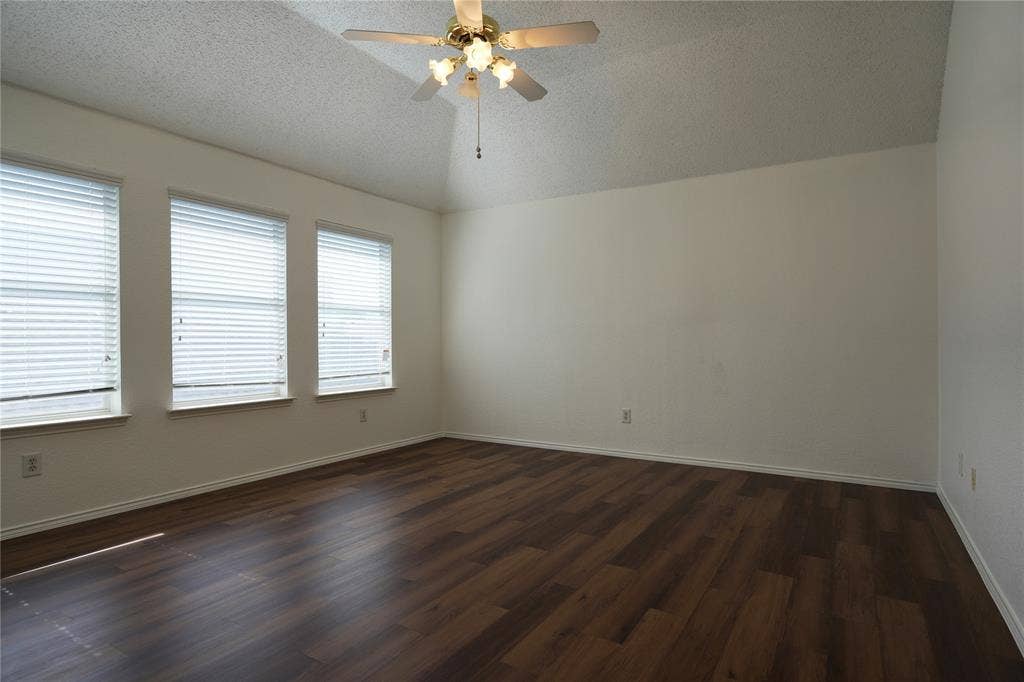 2032 Fox Glen Drive, Allen, TX 75013 2032 Fox Glen Drive, Allen, TX 75013