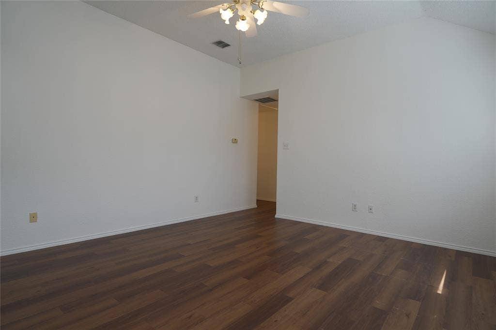 2032 Fox Glen Drive, Allen, TX 75013 2032 Fox Glen Drive, Allen, TX 75013