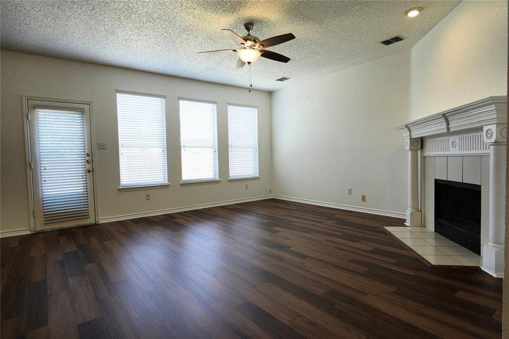 2032 Fox Glen Drive, Allen, TX 75013 2032 Fox Glen Drive, Allen, TX 75013