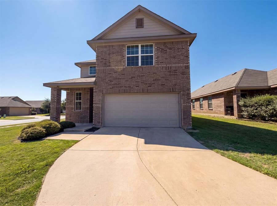 Property photo for 1713 Blue Jay Drive, Ennis, TX
